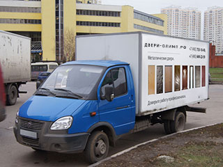 Доставка металлических дверей